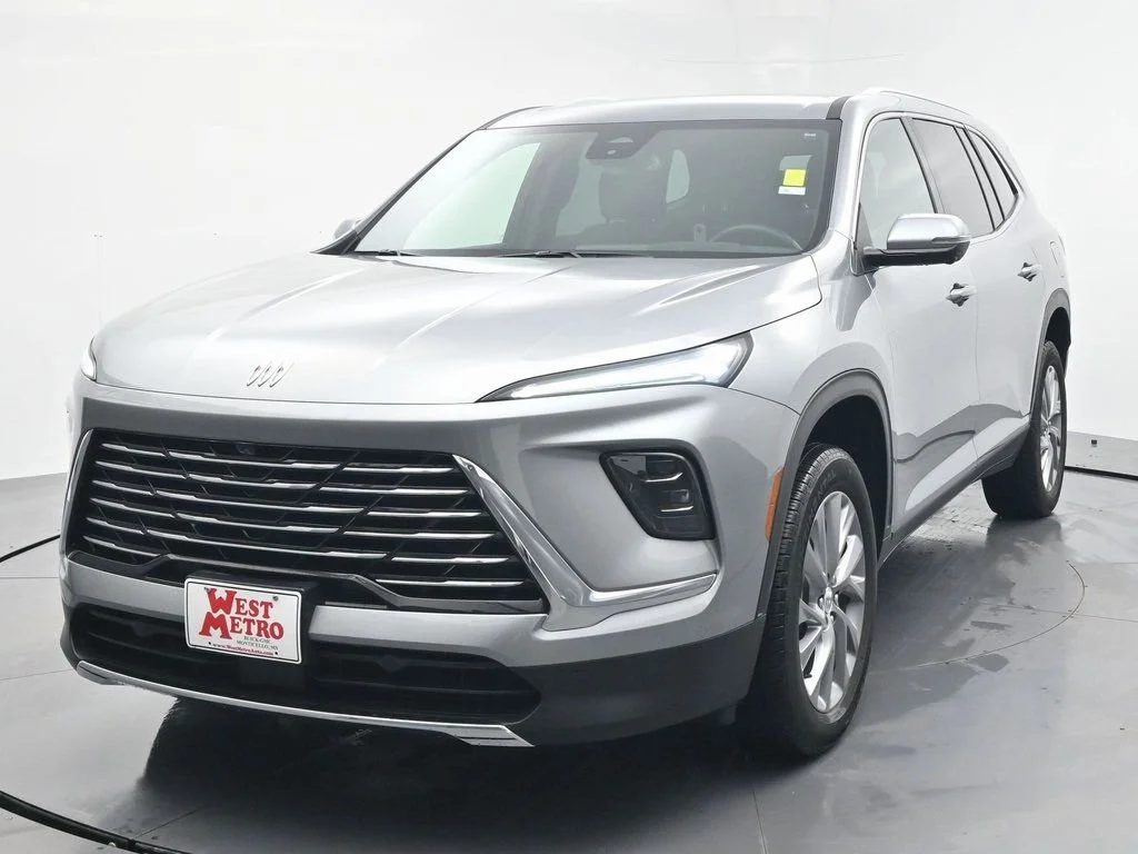 Used 2025 Buick Enclave Preferred with VIN 5GAEVARS5SJ230472 for sale in Monticello, Minnesota
