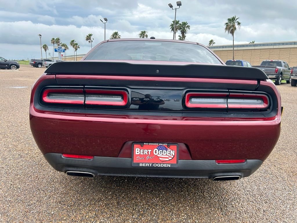 Used 2020 Red Dodge SXT image 5