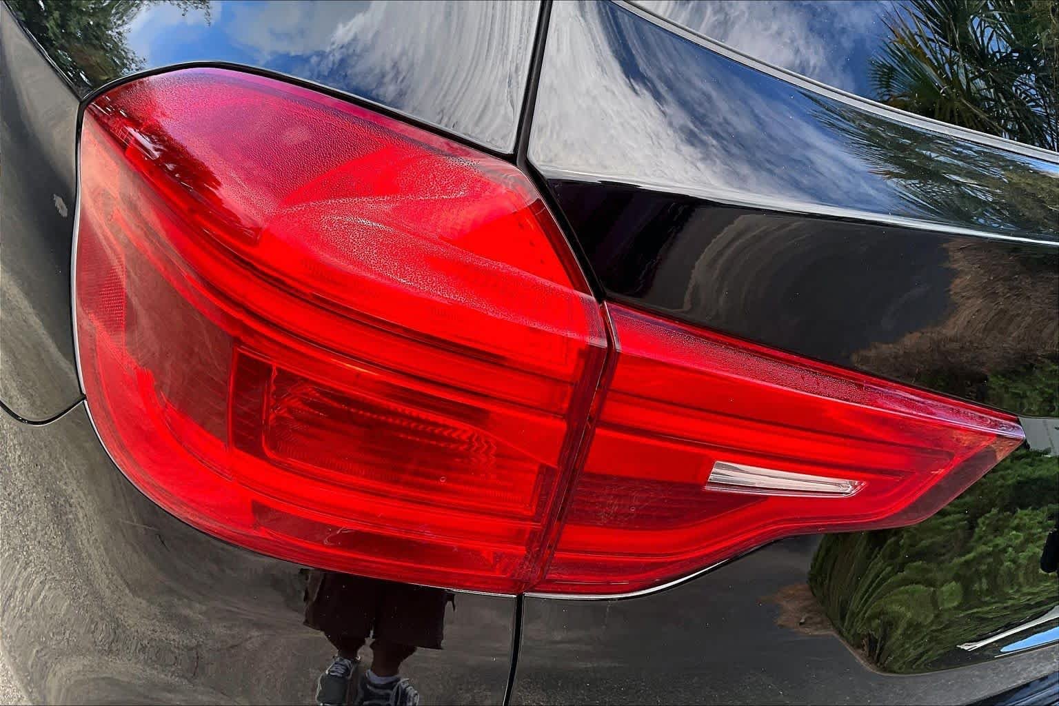 Used 2019 Jet Black BMW xDrive30i image 29
