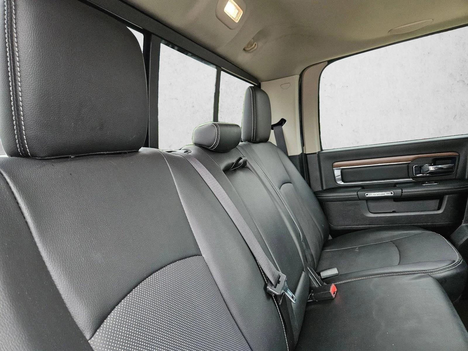 Used 2014 True Blue Pearlcoat RAM Laramie image 23