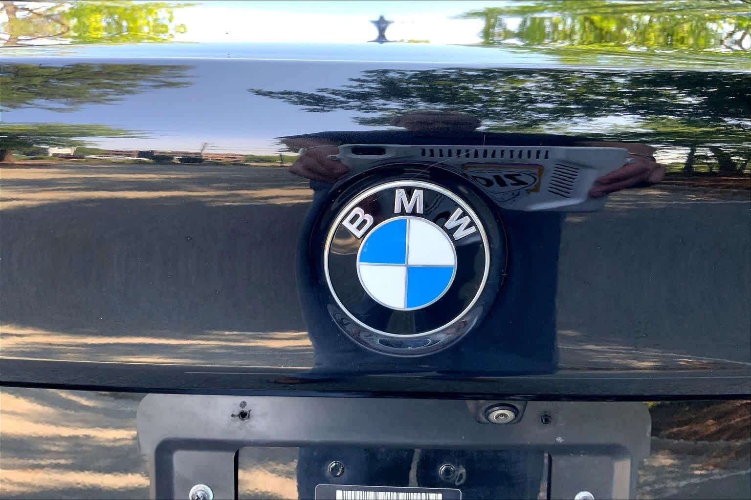 Used 2020 Black Sapphire Metallic BMW 530i xDrive image 30