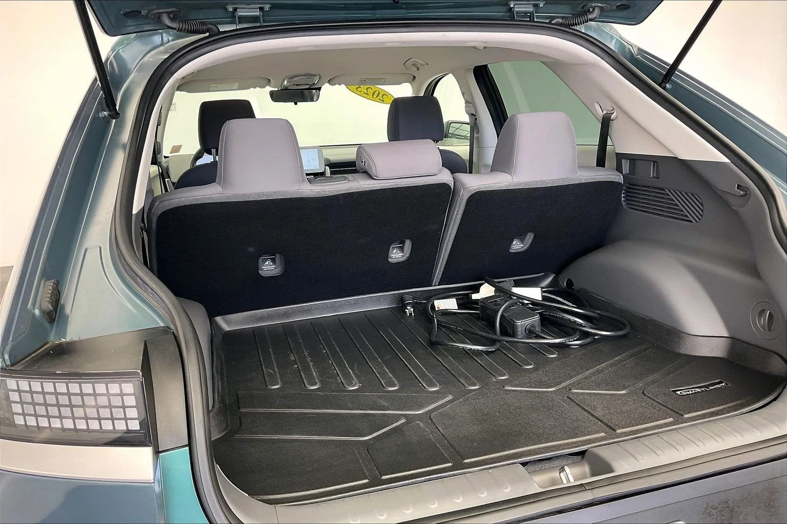 Used 2023 Digital Teal Hyundai SE image 28