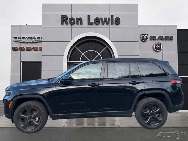 Used 2023 Black Jeep Limited image 1