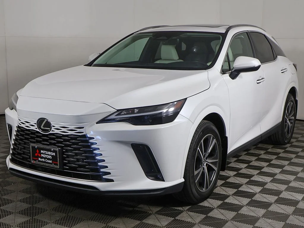Used 2023 White Lexus 350h Premium image 9