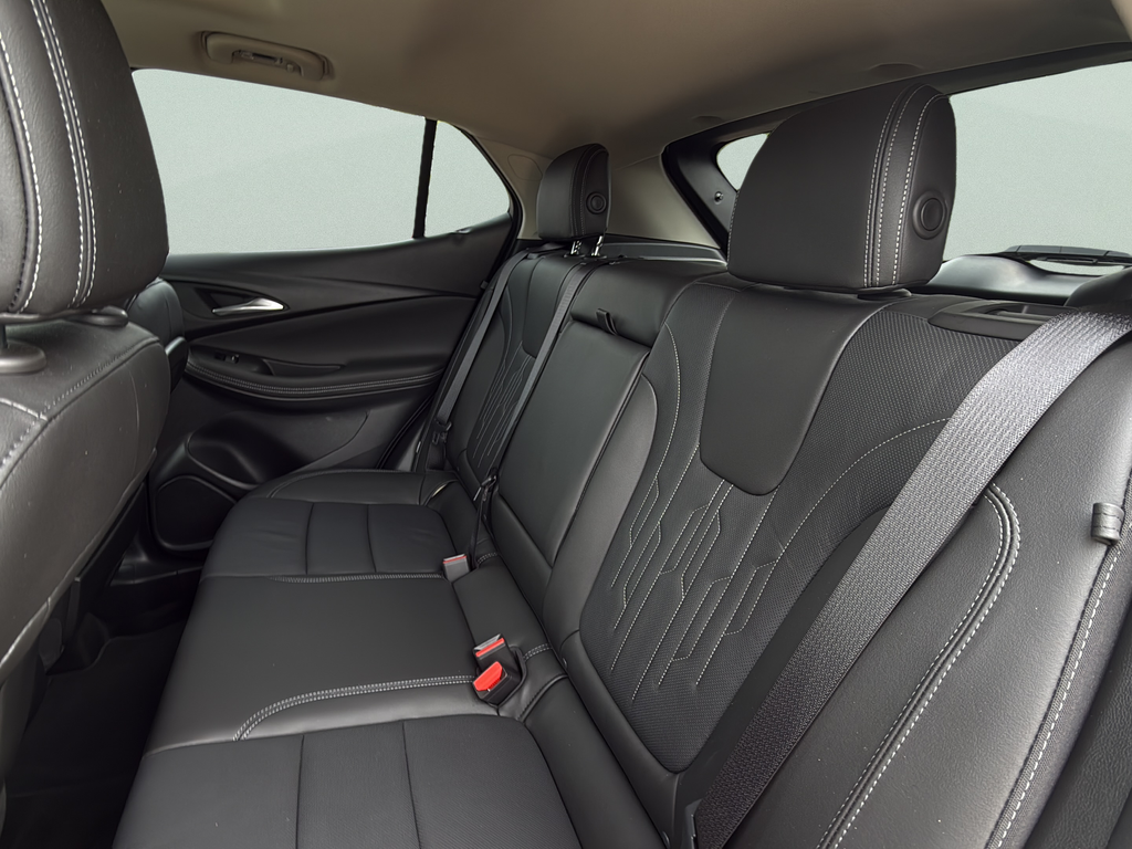 Used 2026 White Frost Tricoat Buick Avenir image 27