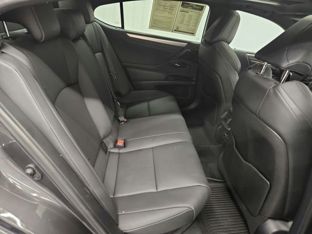 Used 2024 Gray Lexus 300h F SPORT Handling image 43