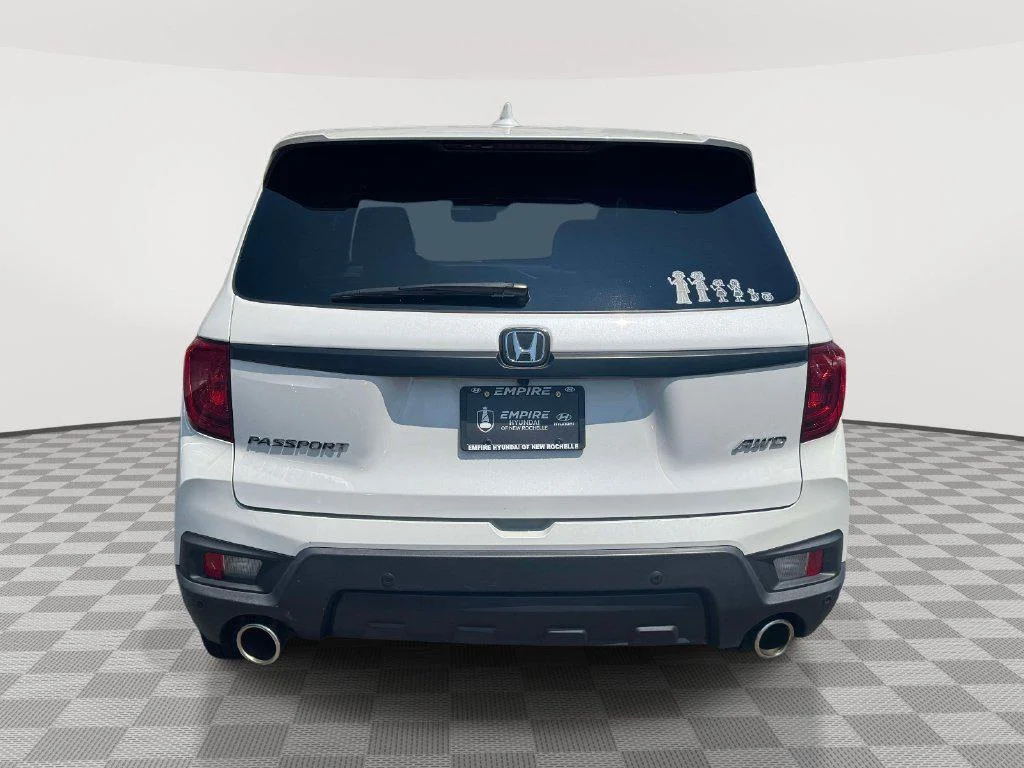 Used 2023 Platinum White Pearl Honda AWD EX-L image 5