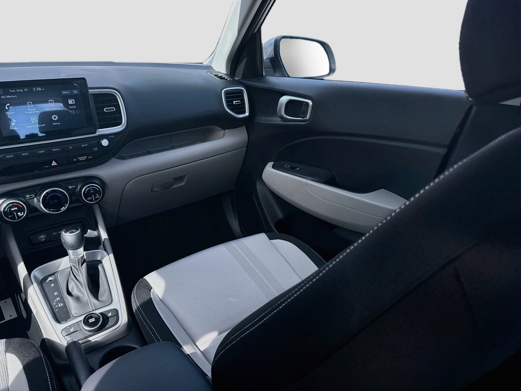 New 2026 Shimmering Silver Hyundai SEL image 40