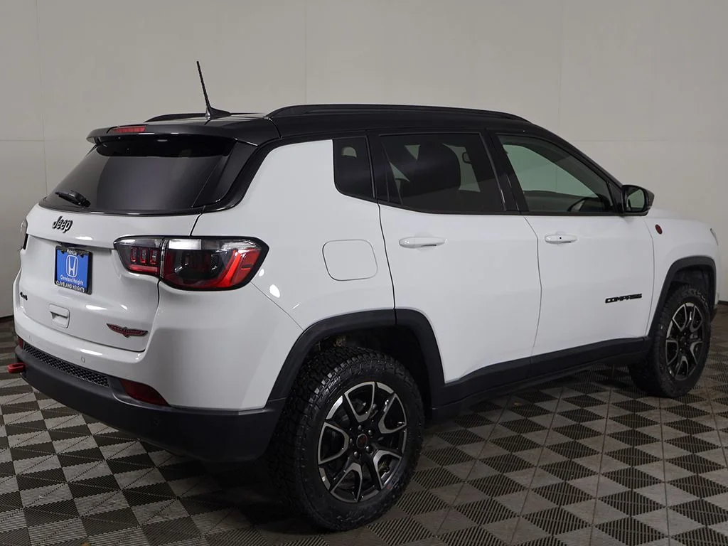 Used 2025 Bright White Clearcoat Jeep Trailhawk image 8