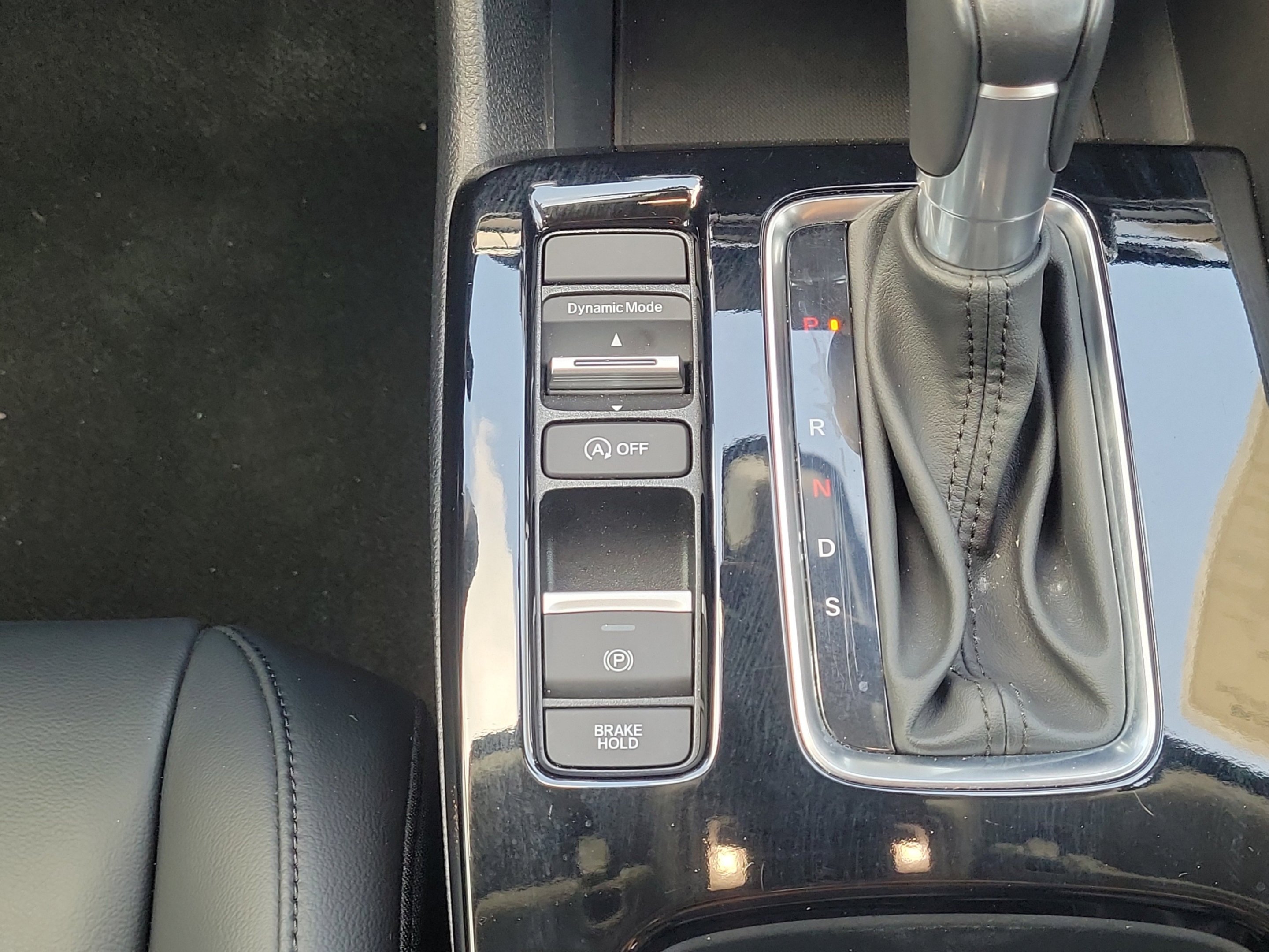 Used 2024 White Acura  image 17
