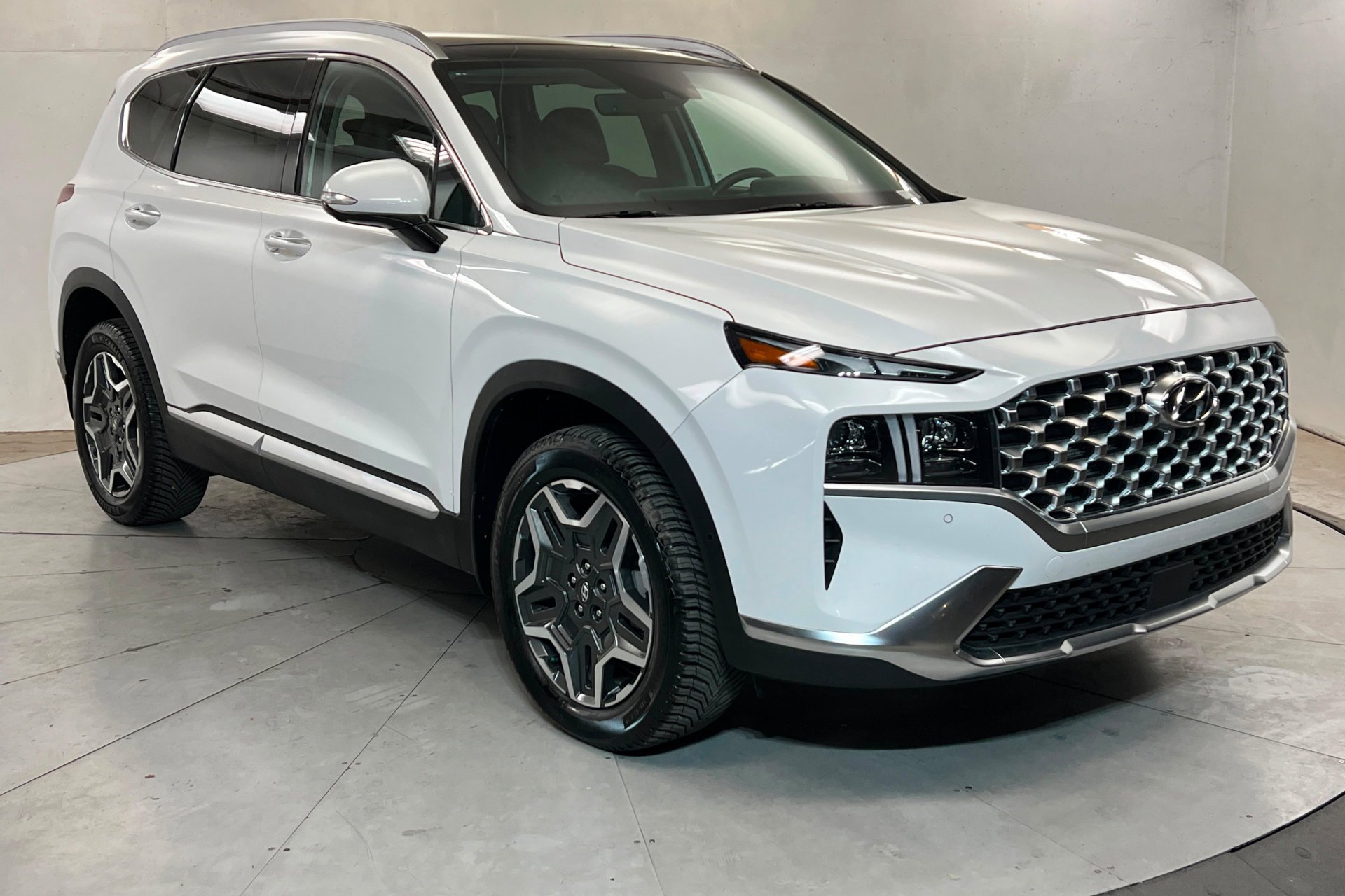 Used 2022 Quartz White Hyundai Limited image 8