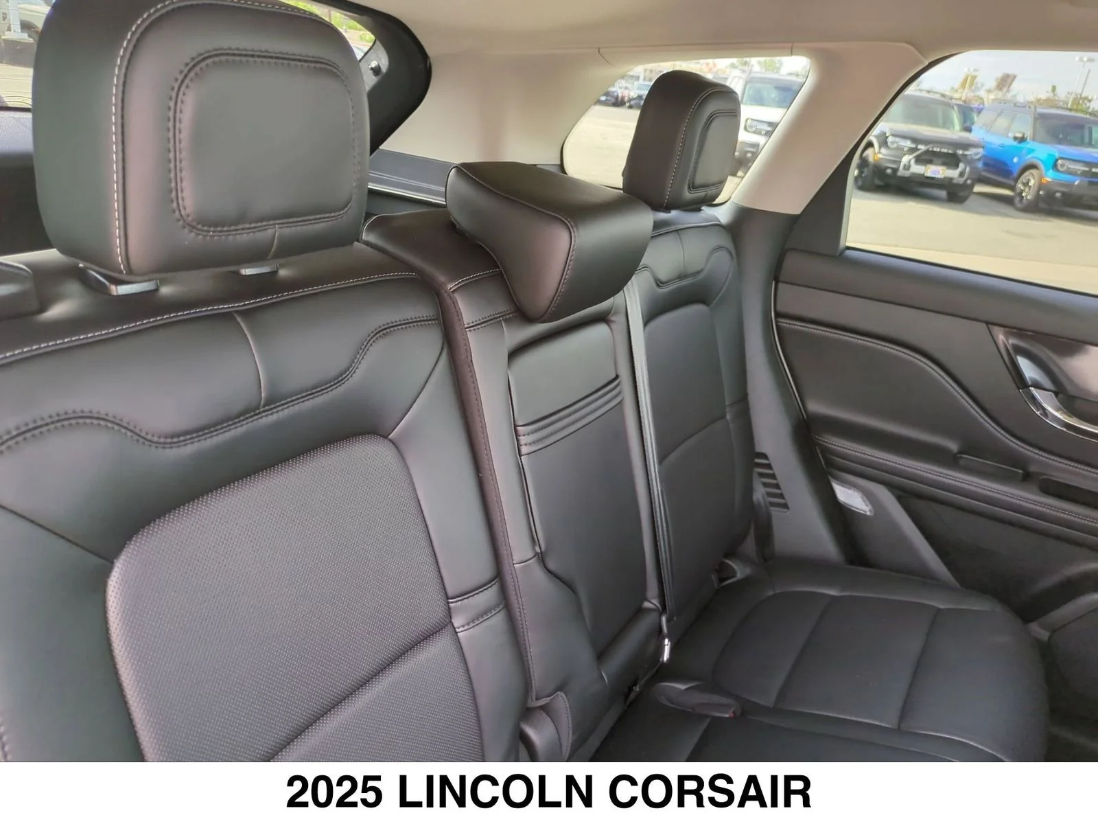 Used 2025 White Lincoln Grand Touring image 23