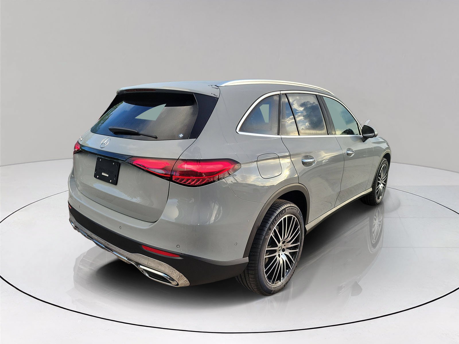New 2027 MANUFAKTUR Alpine Grey Mercedes-Benz GLC 300 image 35
