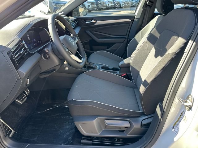 New 2026 White Volkswagen 1.5T Sport image 9