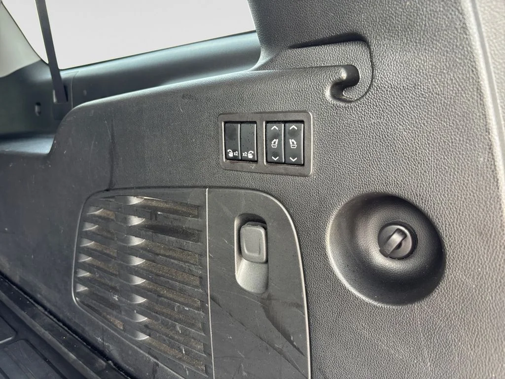 Used 2019 Black Chevrolet Premier image 47