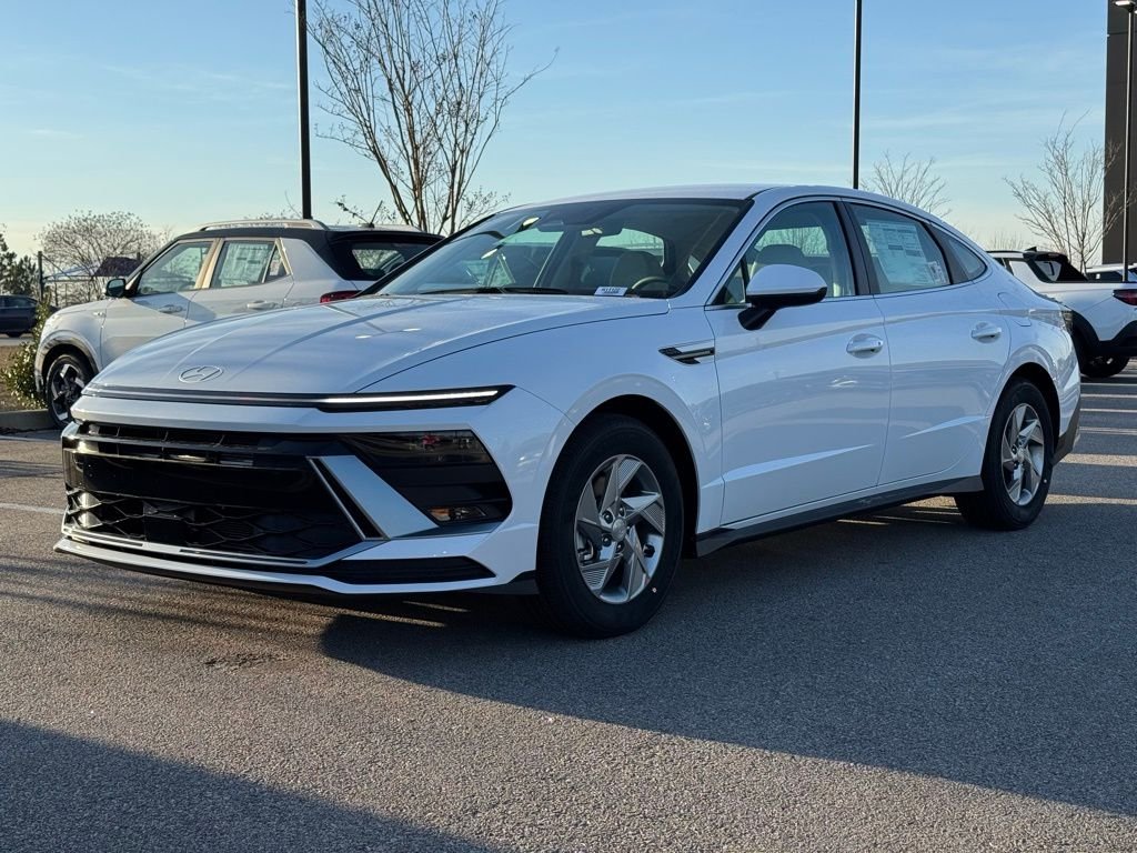 Used 2026 White Hyundai SE image 7