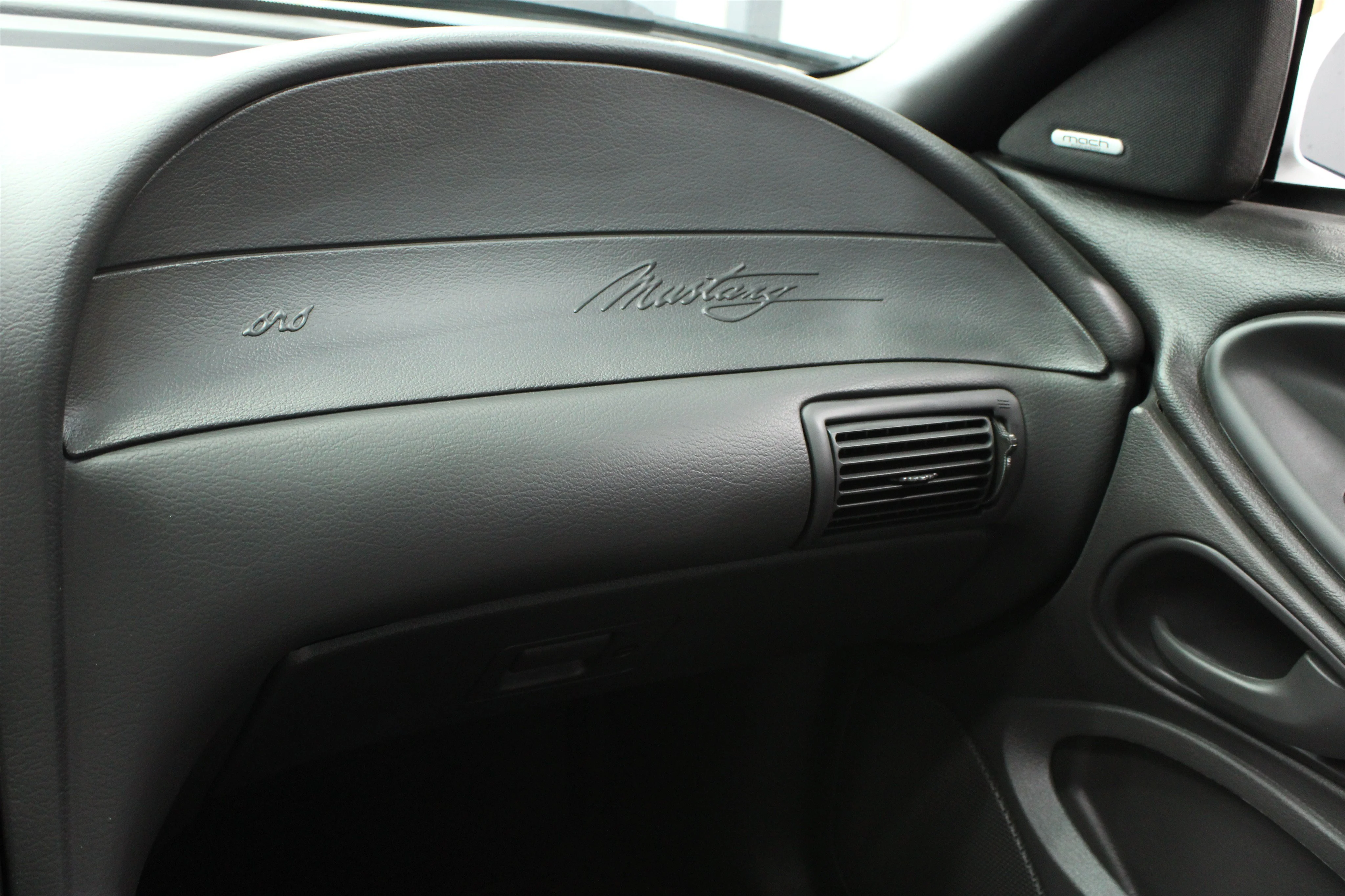 2004 Ford Mustang Cobra SVT - Photo 16
