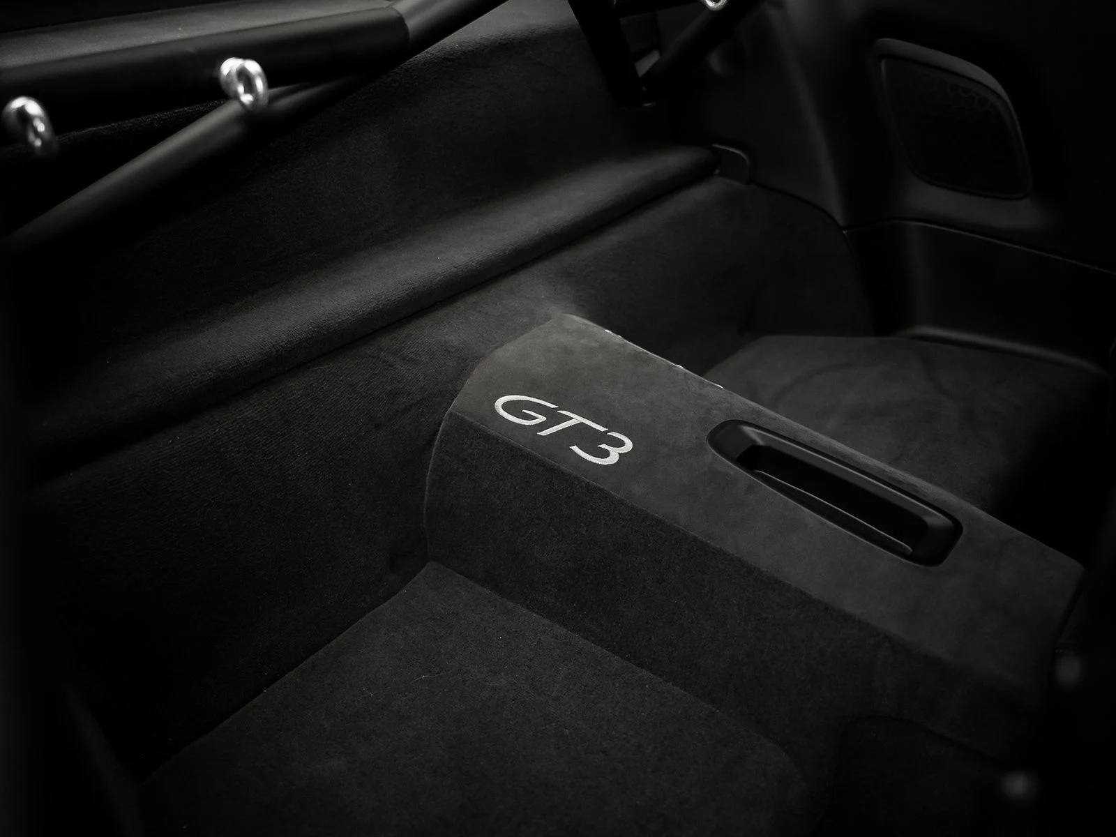Used 2018  Porsche GT3 image 38