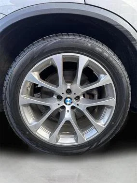 Used 2024 Gray BMW xDrive40i image 12