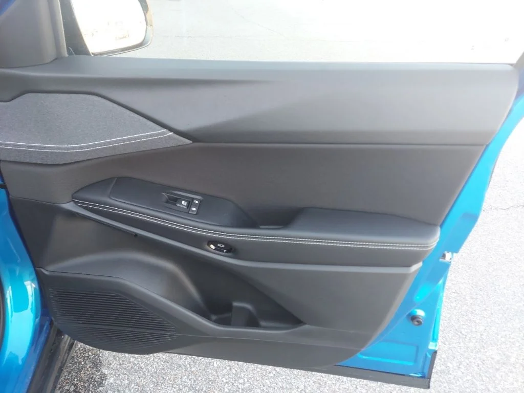 New 2026 Hydro Blue Pearl-Coat Exterior Paint Jeep Laredo image 34