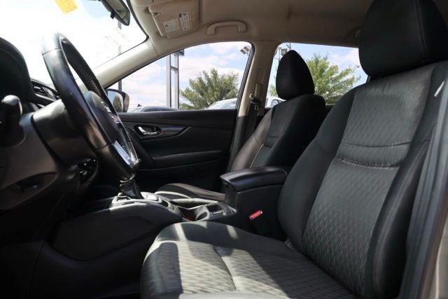Used 2017 Gray Nissan SV image 17