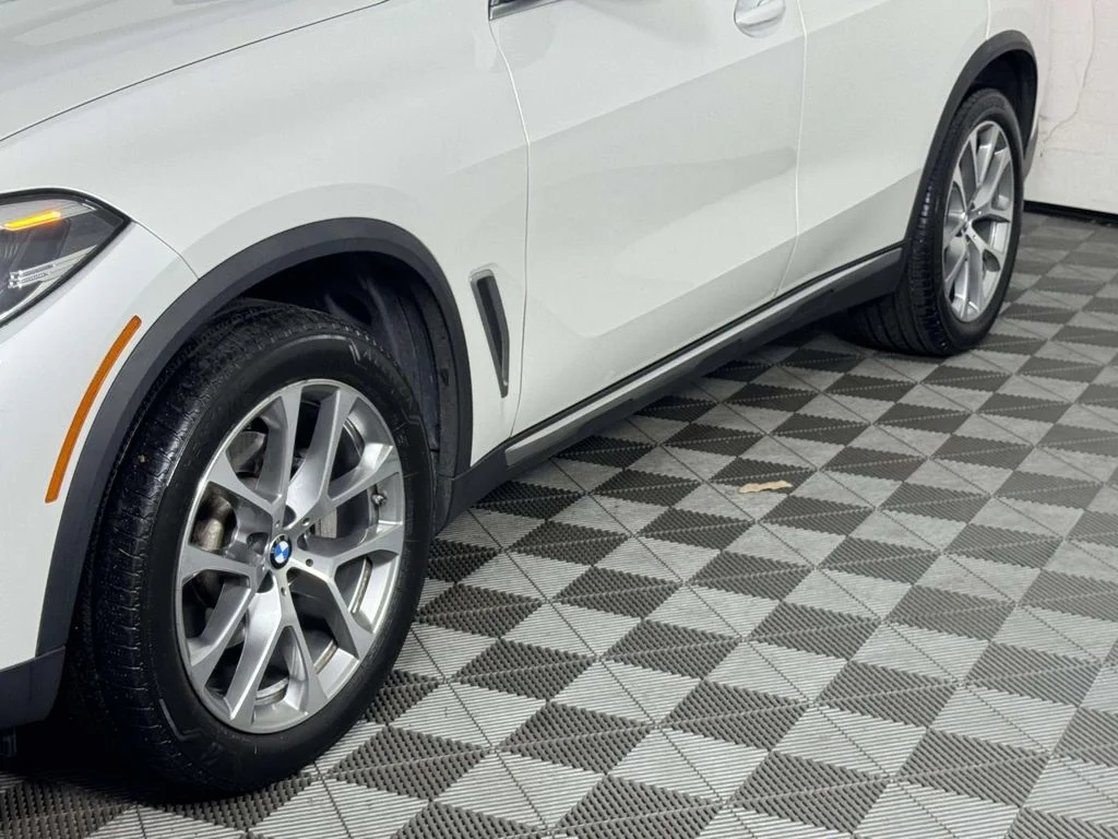 Certified Used 2023 White BMW xDrive40i image 13