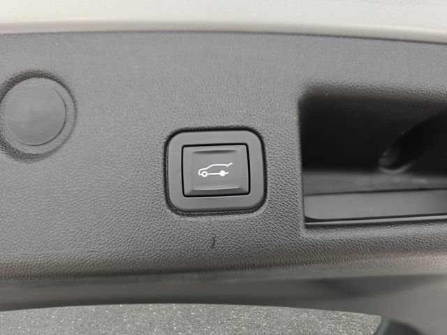Used 2019 Silver Chevrolet LT image 35