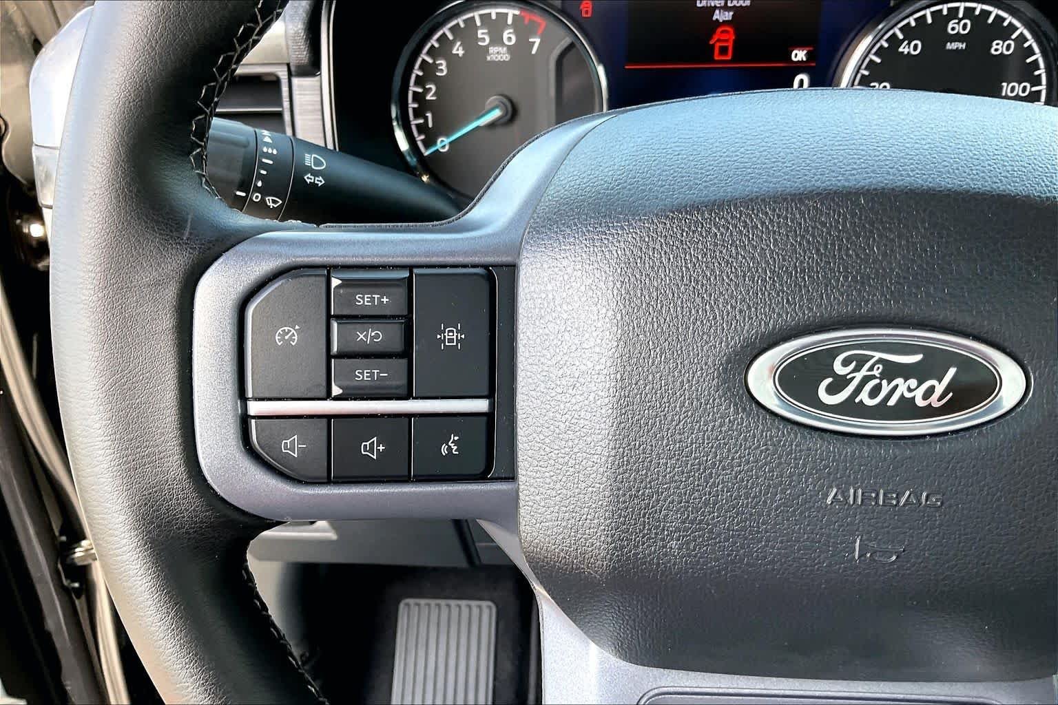 Used 2023 Agate Black Metallic Ford XLT image 21