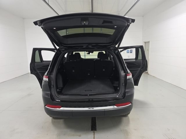 2026 Jeep Grand Cherokee Laredo - Photo 12