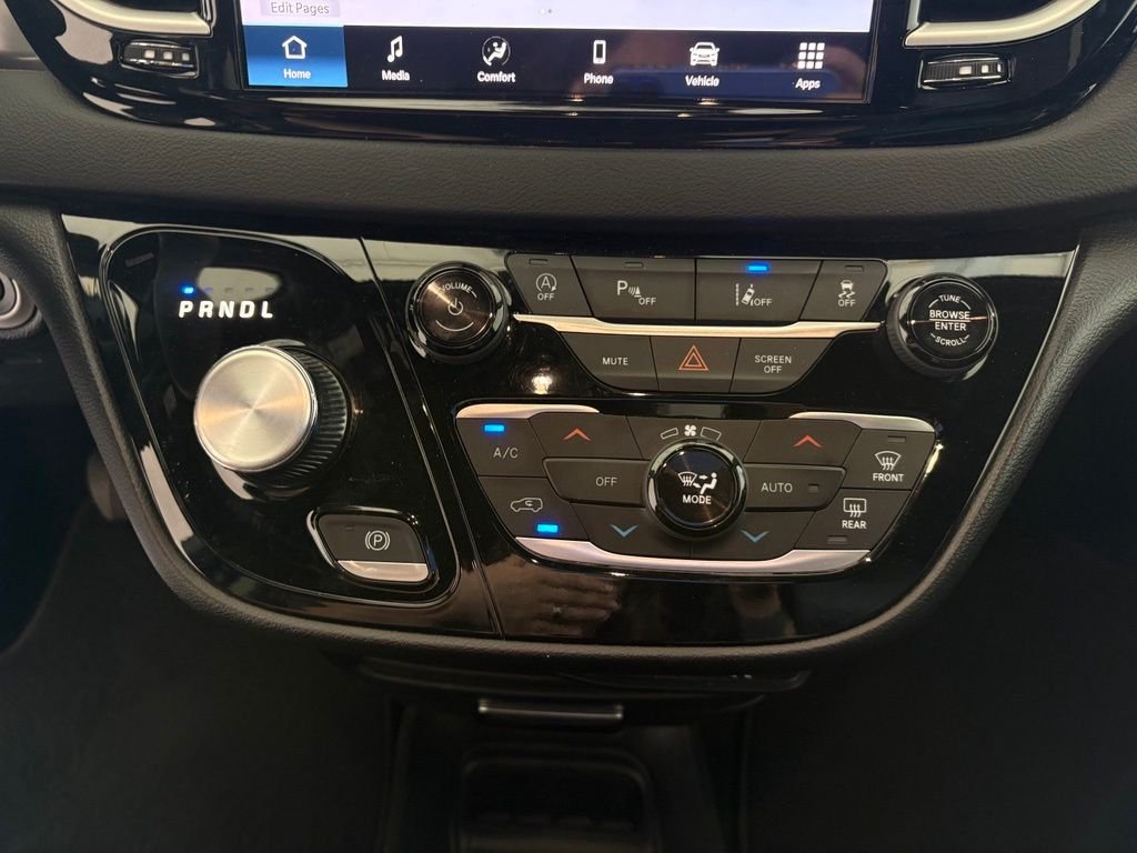 Used 2025 White Chrysler Select image 12