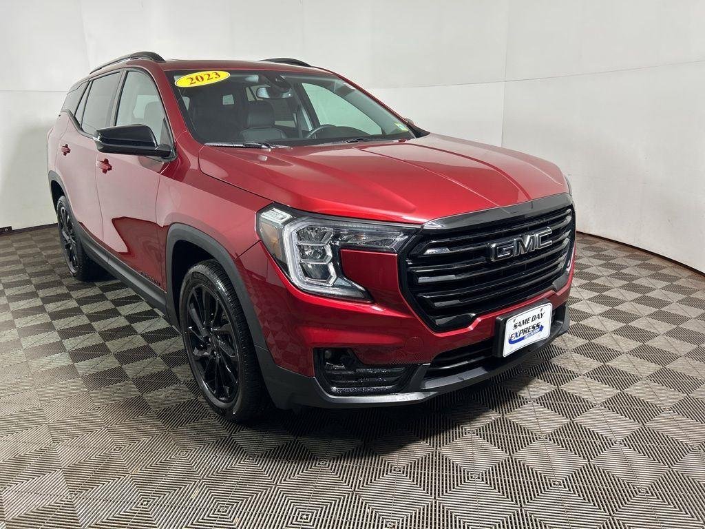 Used 2023 Volcanic Red GMC SLT image 4