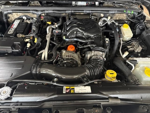 Used 2016 Black Jeep Sahara image 29