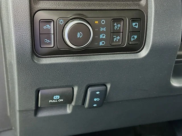 New 2026 White Ford Platinum image 23