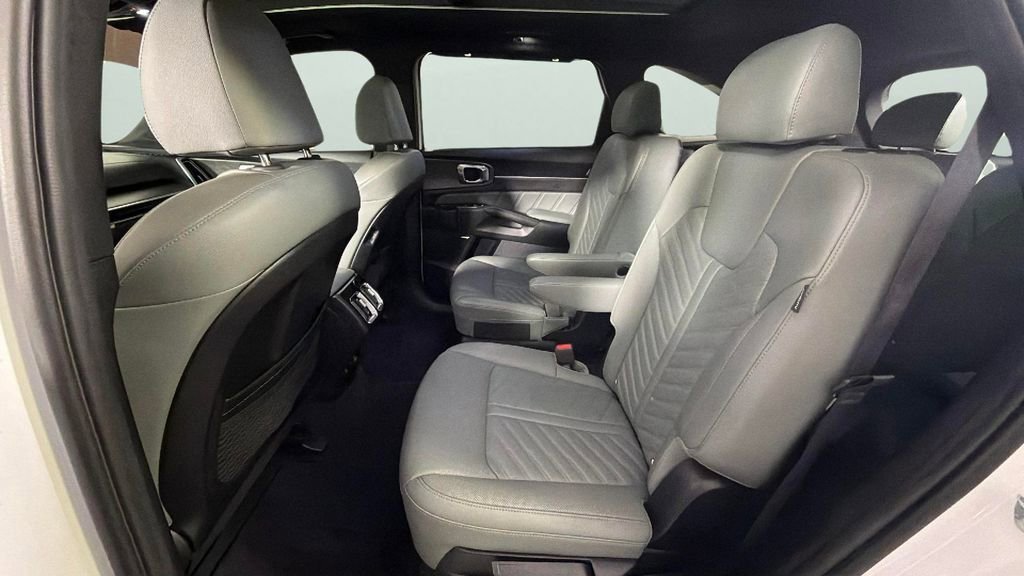 Used 2024 White Kia X-Pro SX Prestige image 26