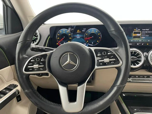 Certified Used 2022 Polar White Mercedes-Benz GLB 250 image 25