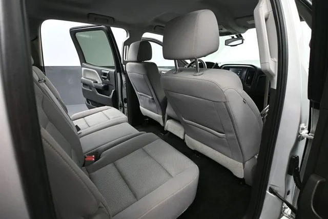 Used 2016 Silver Chevrolet LS image 33
