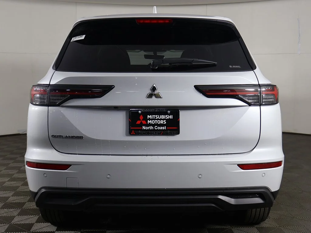 New 2026 White Mitsubishi ES 1.5T S-AWC image 11