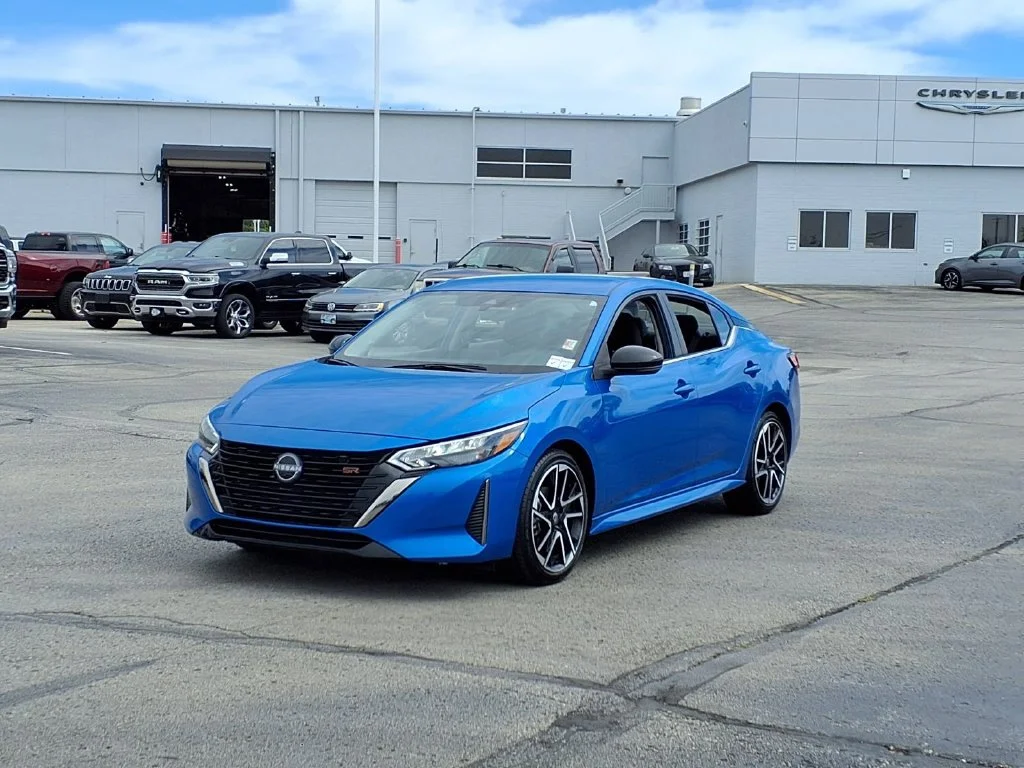 Used 2025 Nissan Sentra SR with VIN 3N1AB8DV9SY323378 for sale in Kansas City