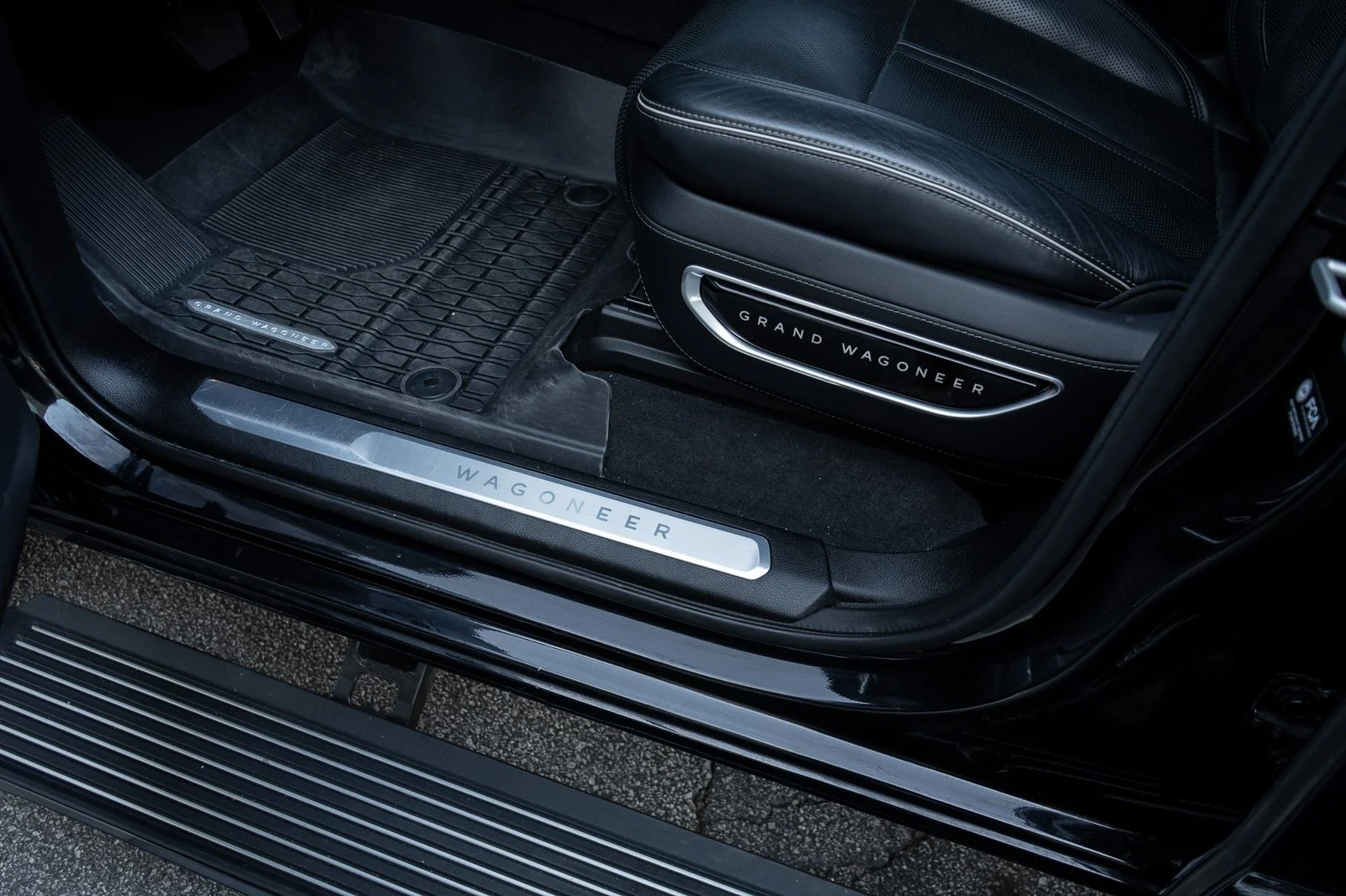 Used 2024 Diamond Black Jeep Series II image 33