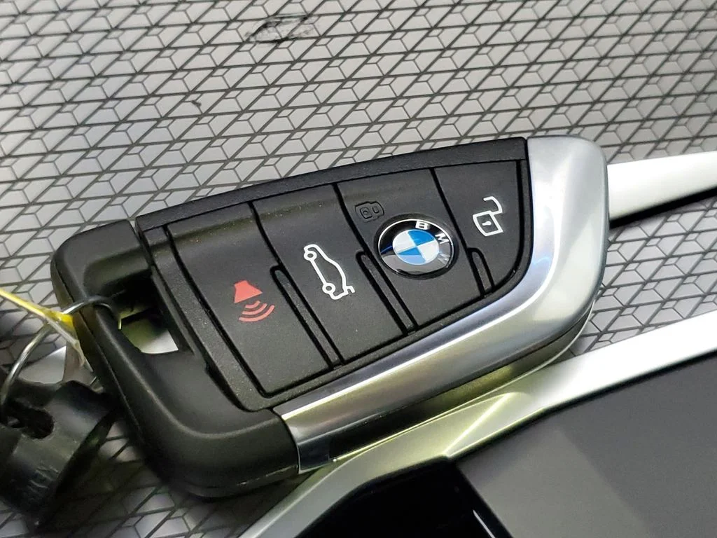 New 2026 Alpine White BMW eDrive40 image 25