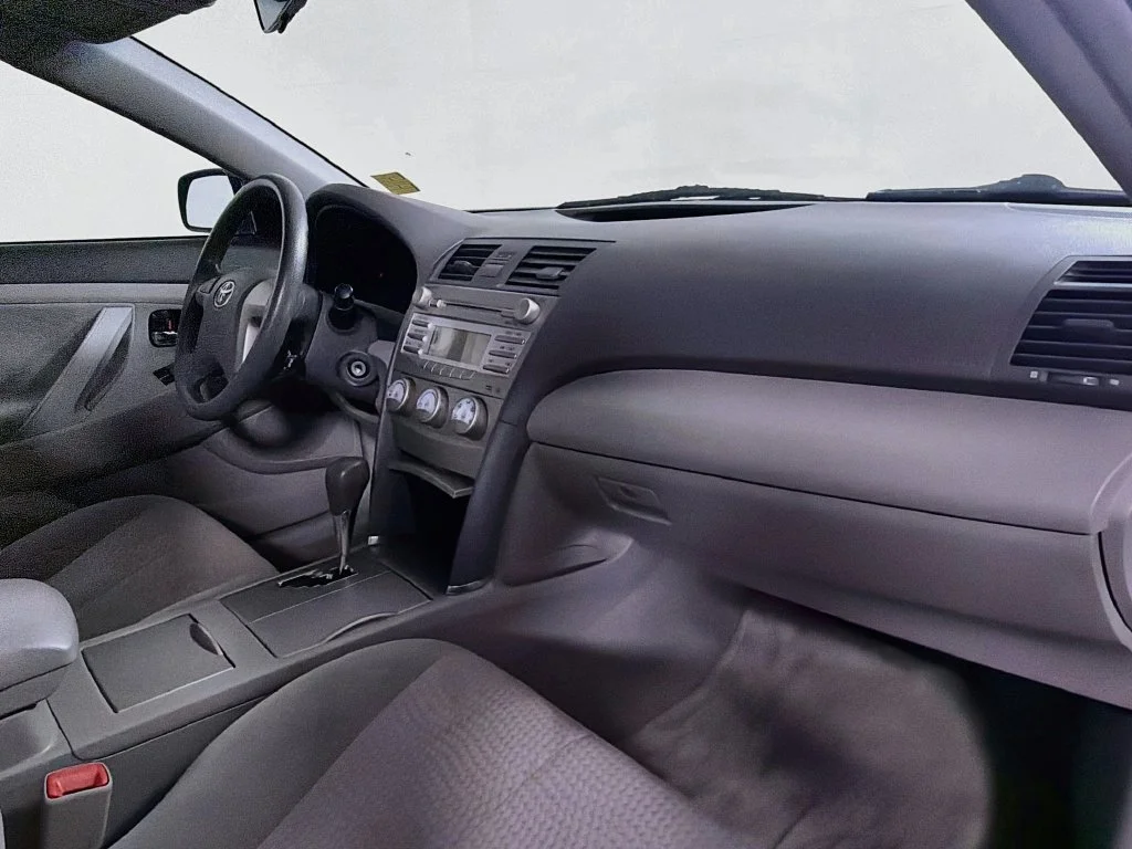 Used 2010 Blue Toyota LE image 24