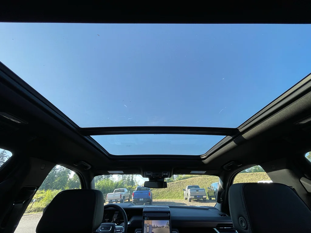 2025 GMC Yukon XL Denali - Photo 31