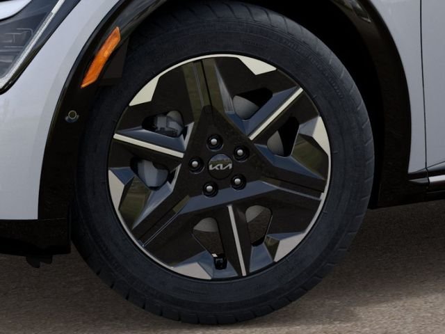 New 2026 Glacial White Pearl Kia WIND image 9