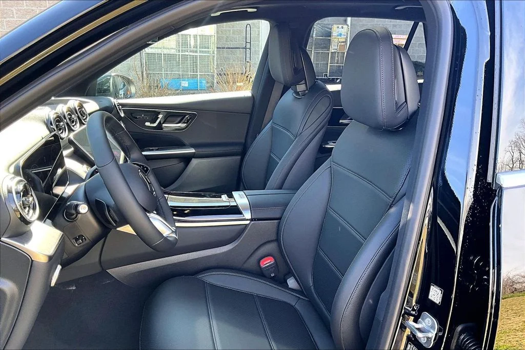 New 2026 Black Mercedes-Benz GLC 300 image 9