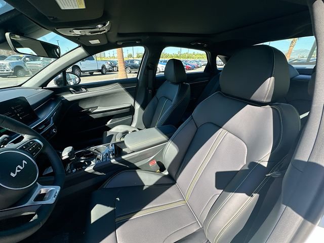 New 2026 Snow White Pearl Kia GT image 22
