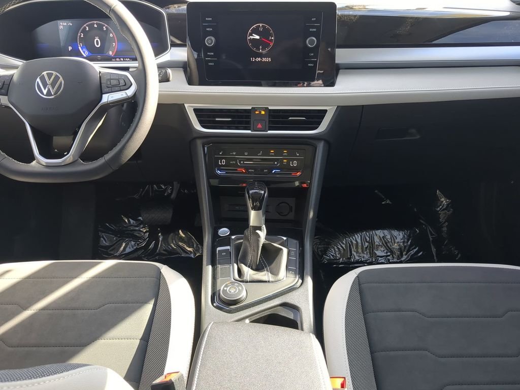 New 2026 White Volkswagen 1.5T SE image 14