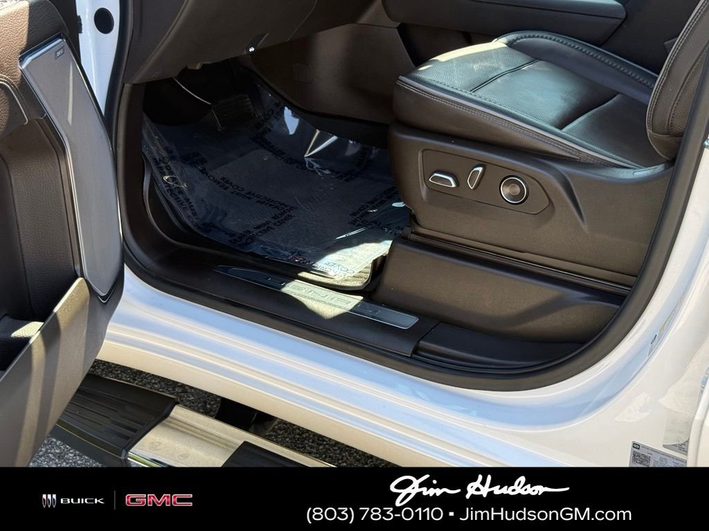 Used 2024 White GMC Denali image 23