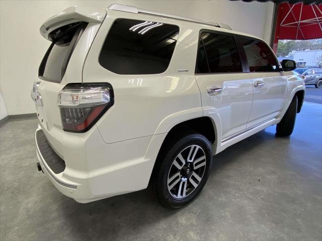 Certified Used 2022 BLIZZARD PEARL Toyota  image 3