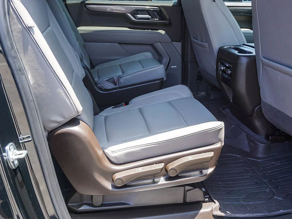 Used 2025 Black GMC Elevation image 13