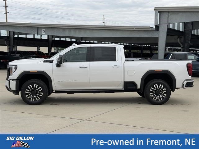 Used 2025 White Frost Tricoat GMC Denali Ultimate image 9